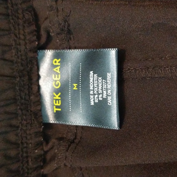 LIKE NEW Tek Gear Black Athletic Shorts size Medium - Picture 5 of 5